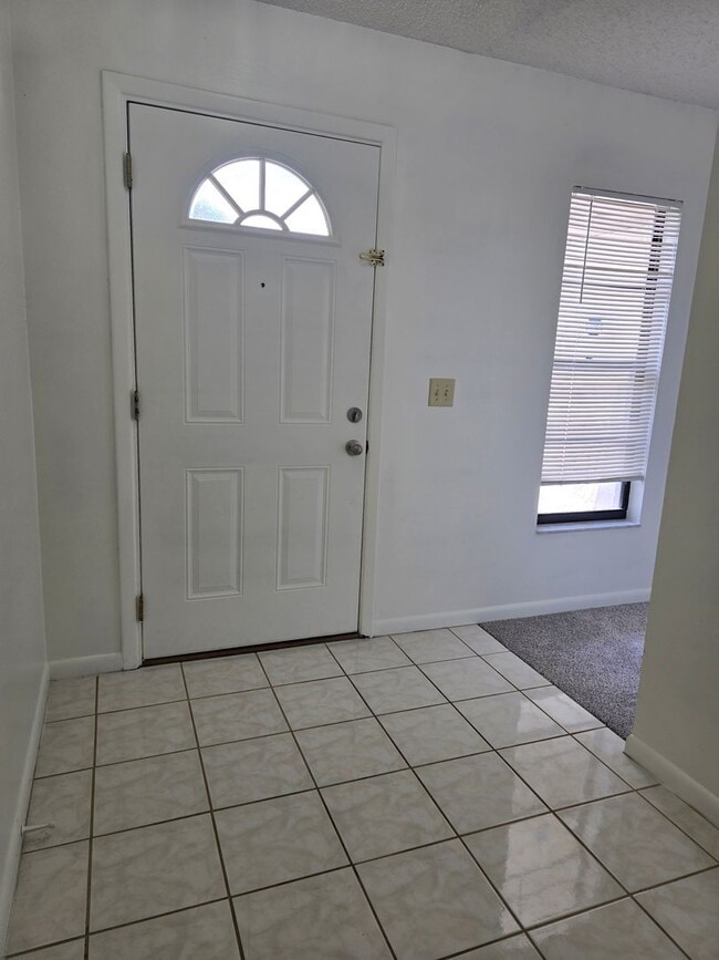 Building Photo - Spacious 3/2/2 in Citrus Springs!!!