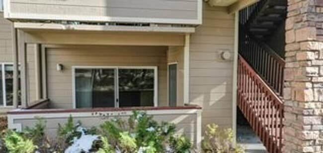 Building Photo - Cozy Two Bed/Two Bath Condo in Convenient ...