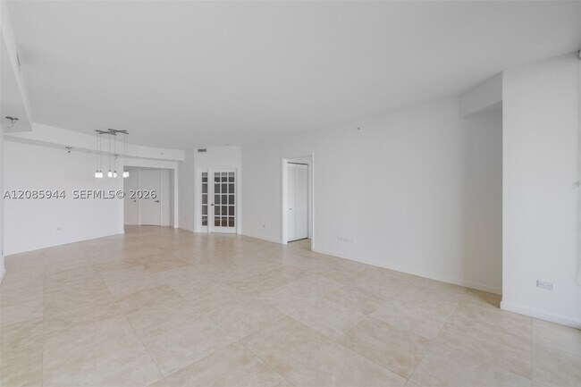 Building Photo - 848 Brickell Key Dr