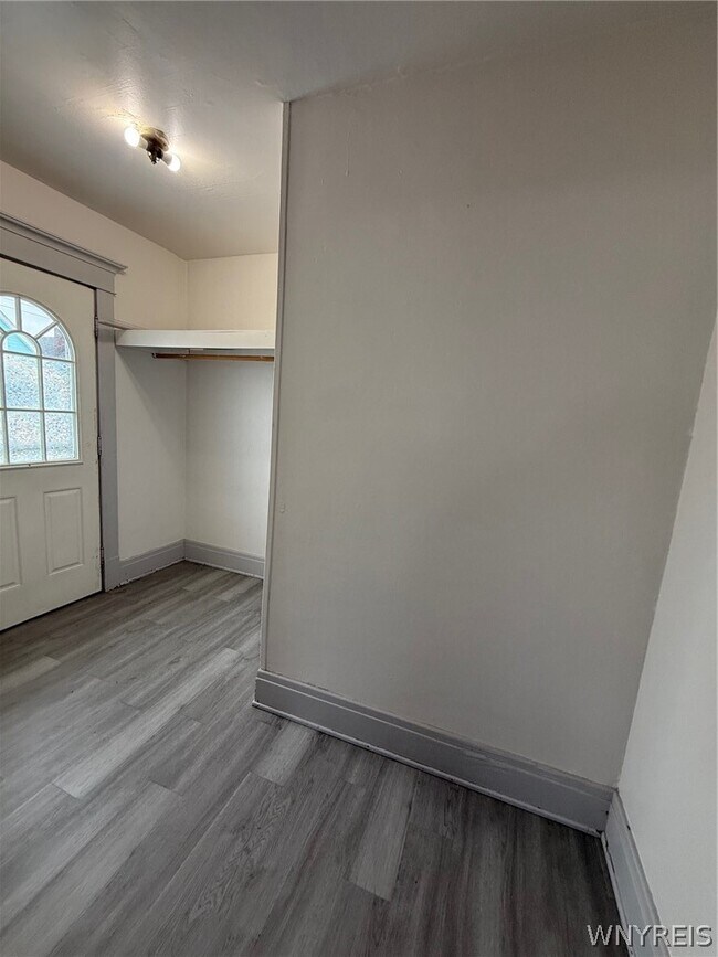 Building Photo - 61 Baxter St