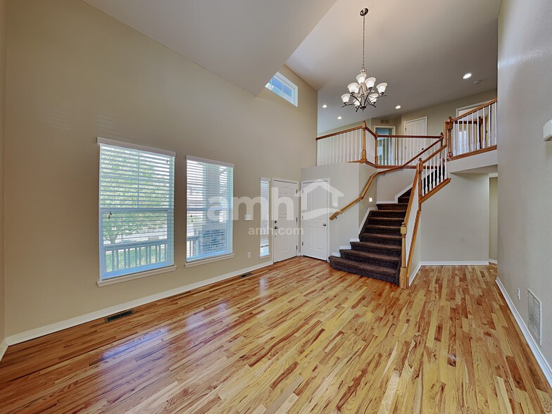 Building Photo - 25568 E Glasgow Pl