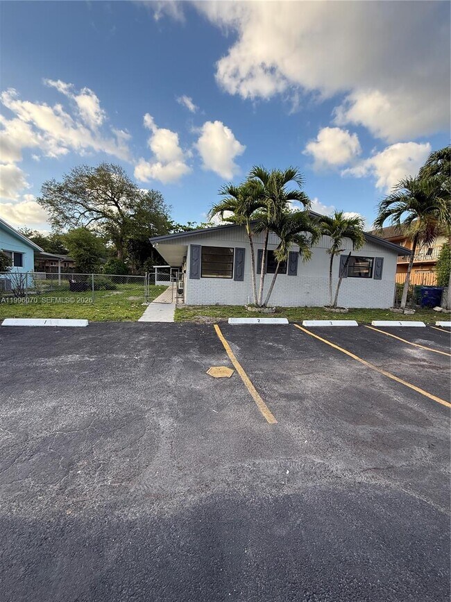 Building Photo - 6071 SW 33rd St