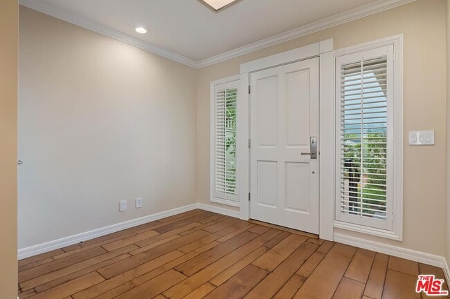 Building Photo - 4211 W Toluca Lake Ln