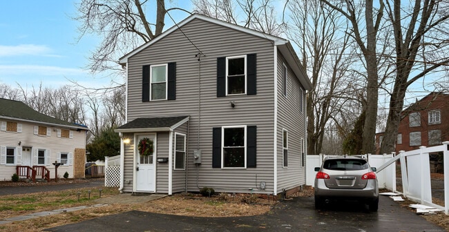 Building Photo - 138 Naubuc Ave