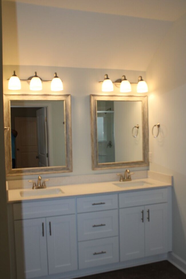 Building Photo - New 3 Bedroom 2 Bath Grovetown