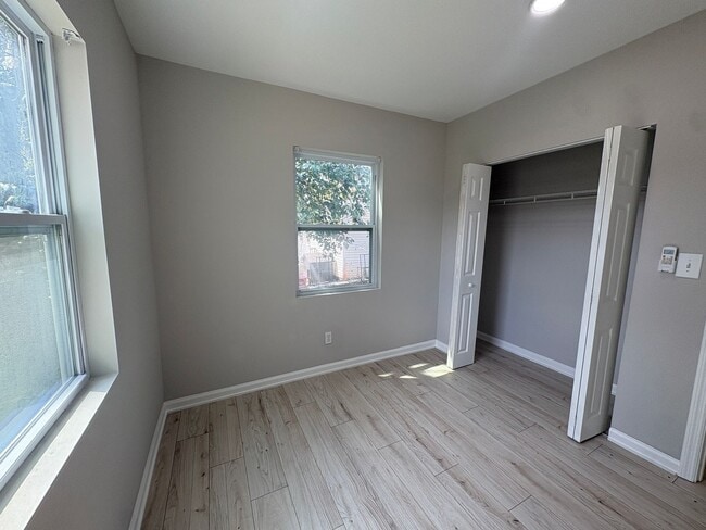 Building Photo - Brand New Renovated 2/1 Available Now!