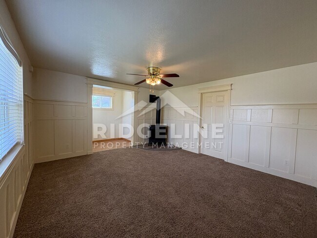Building Photo - 2 Bed Home on .96 Acres!