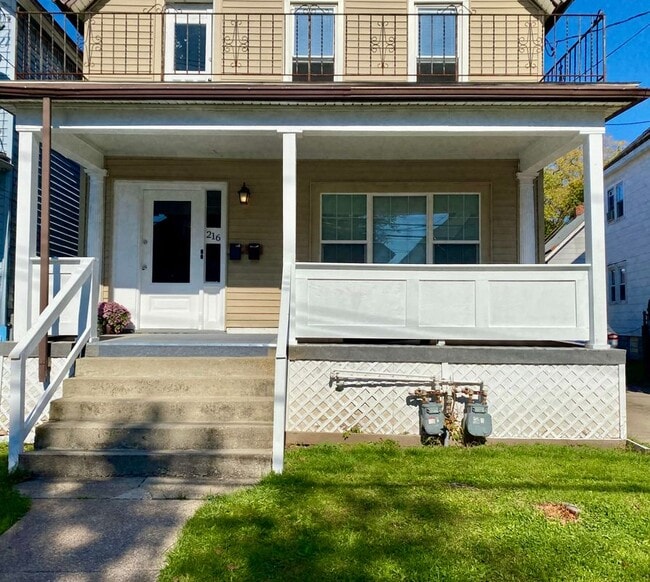 Building Photo - 216 Bird Ave