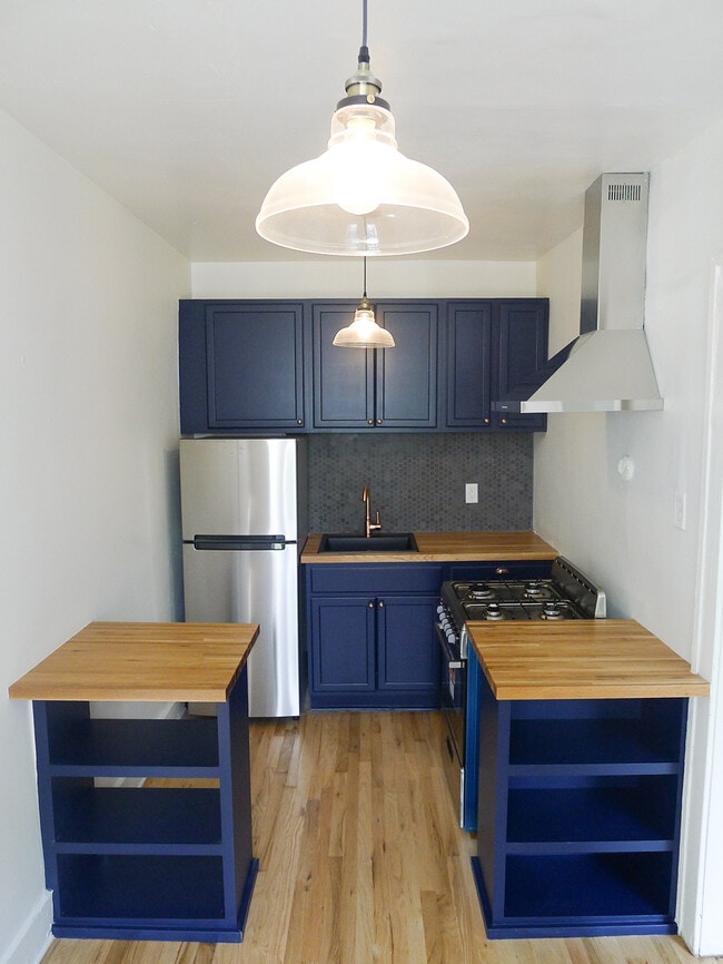 Building Photo - 1780 Van Dyke St