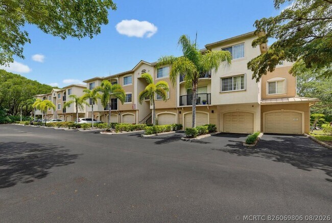 Building Photo - 400 Crestwood Ct N