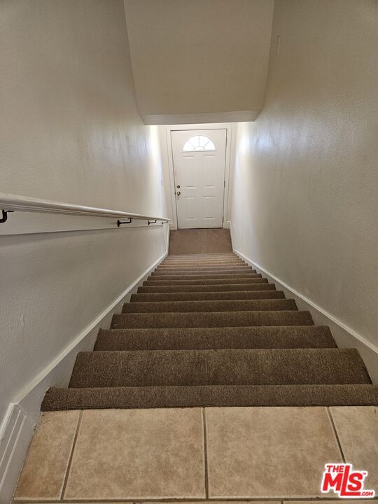 Building Photo - 1816 1/2 S La Brea Ave