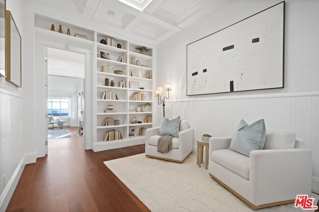 Building Photo - 7335 Birdview Ave