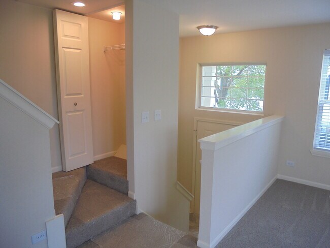 Building Photo - 1065 Manchester Cir