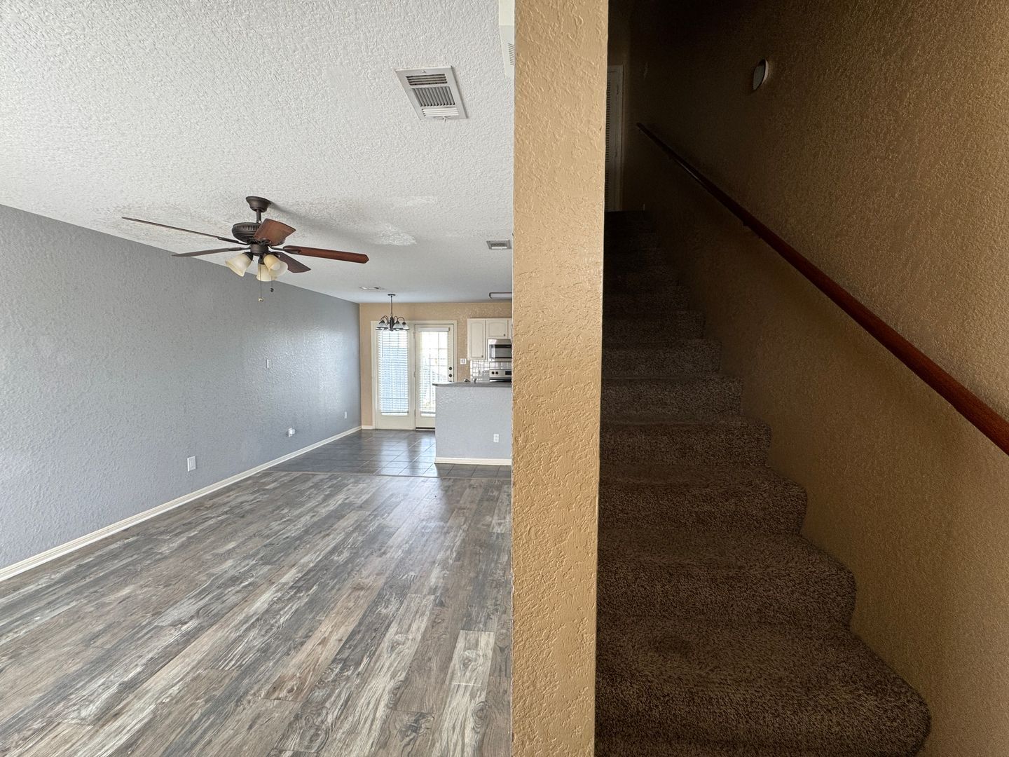 Building Photo - 1607 Dugger Cir