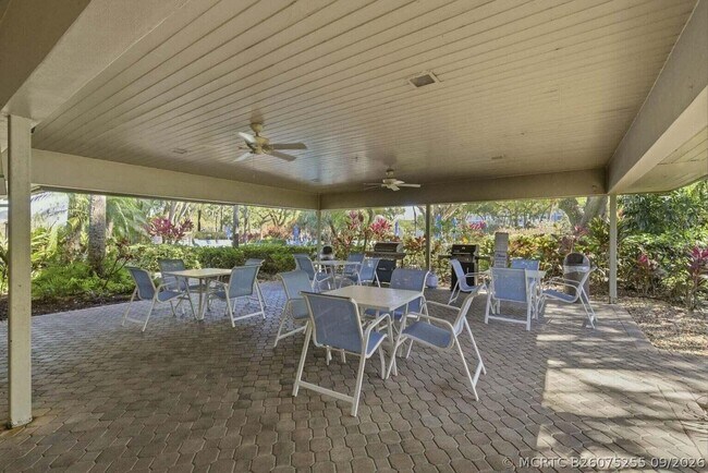 Building Photo - 3051 N Course Dr