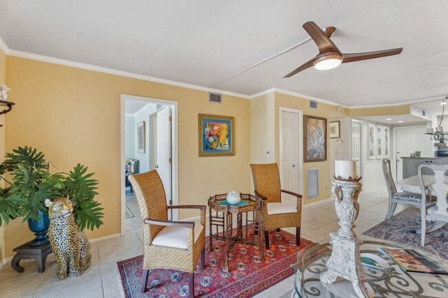 Building Photo - 2 Bed 2 Bath waterfront Condo