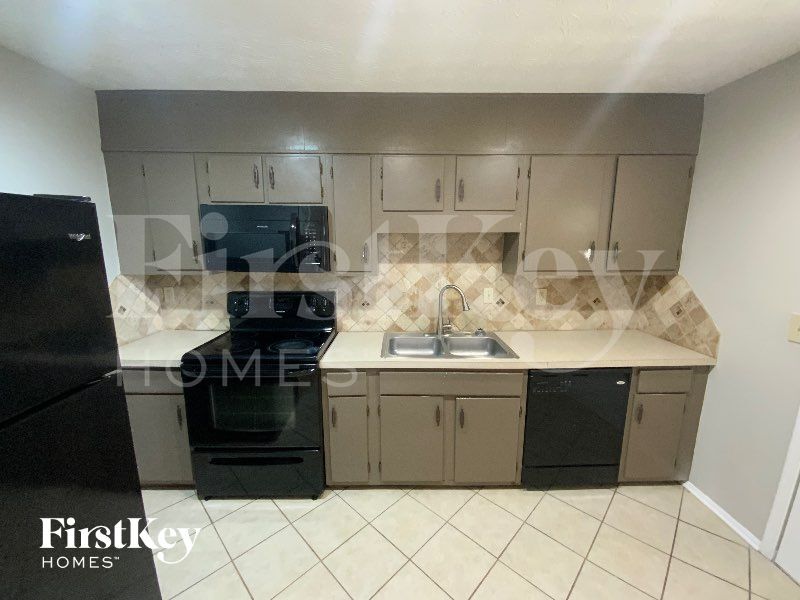 Building Photo - 3505 Estes Park Dr SW