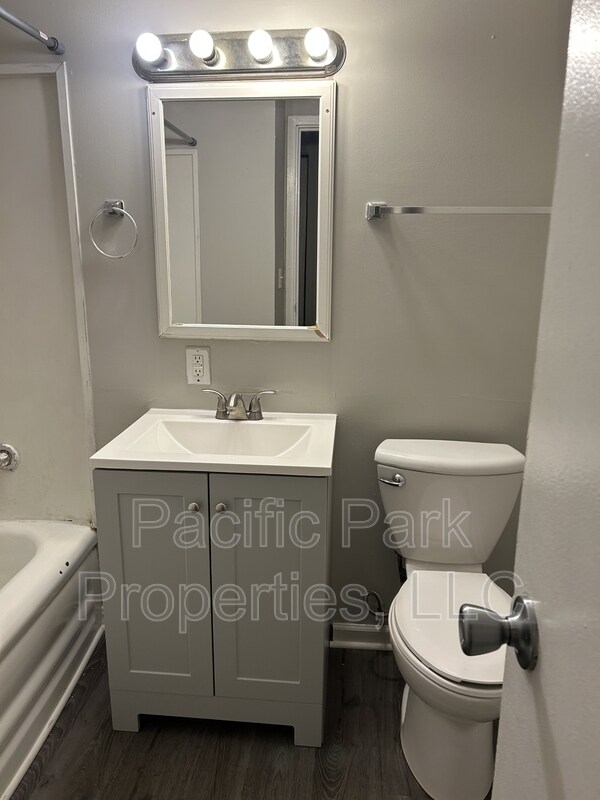 Building Photo - 3639 Richelieu Rd