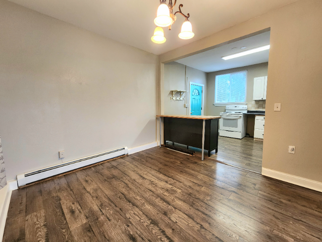 Building Photo - 2118 W 21st St