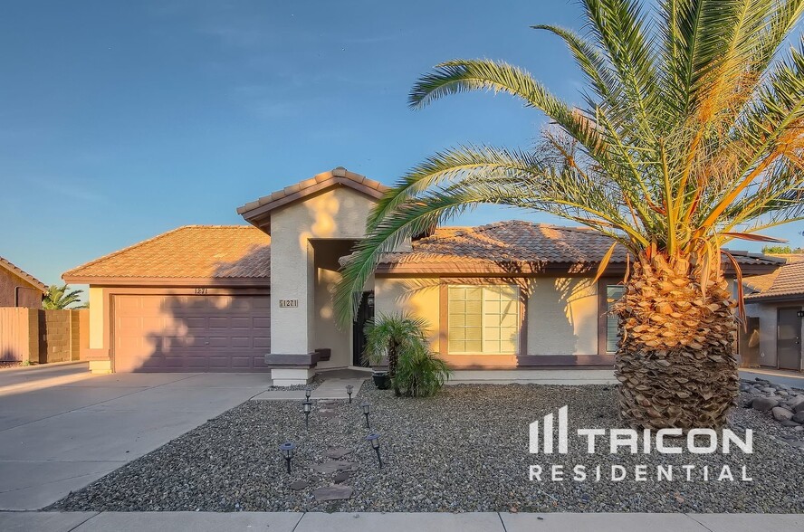 Building Photo - 1271 S Crossbow Pl
