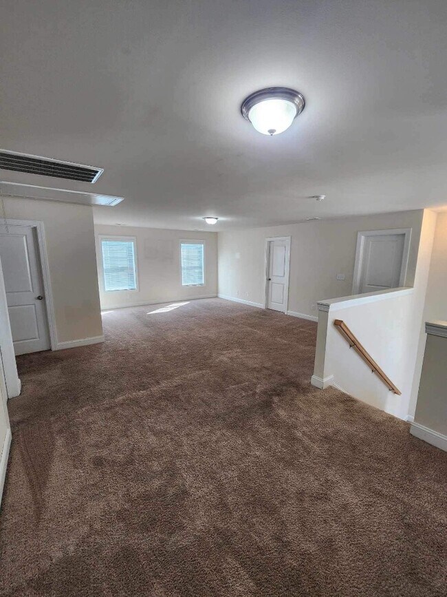 Building Photo - 5428 Sunset Lake Ln