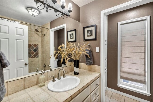 Building Photo - 6702 Elfland Dr
