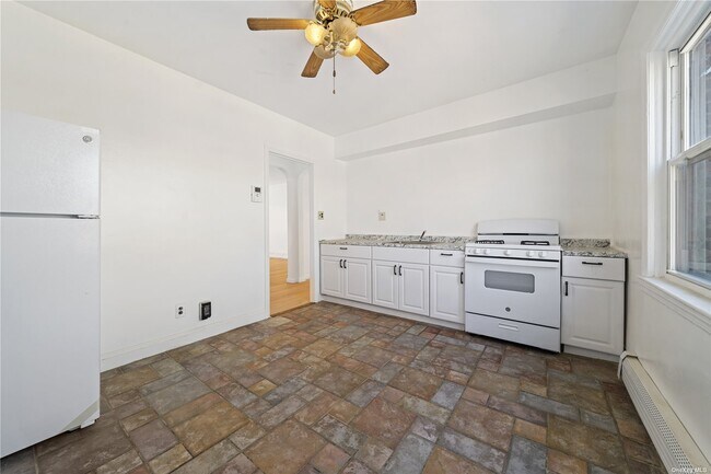 Building Photo - 87-47 Myrtle Ave