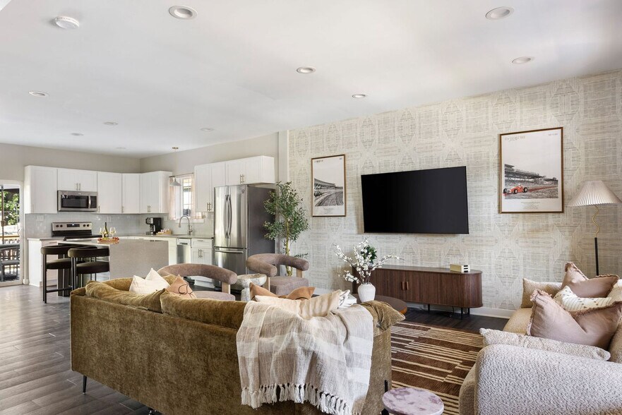 Building Photo - 2308 Nowland Ave