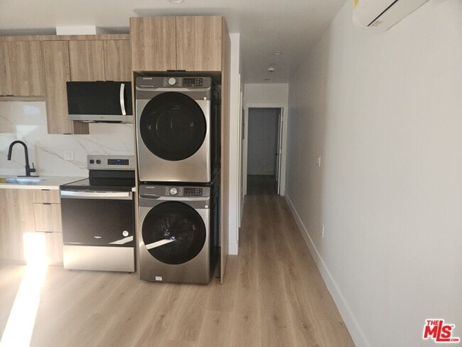 Building Photo - 3209 W 18th St