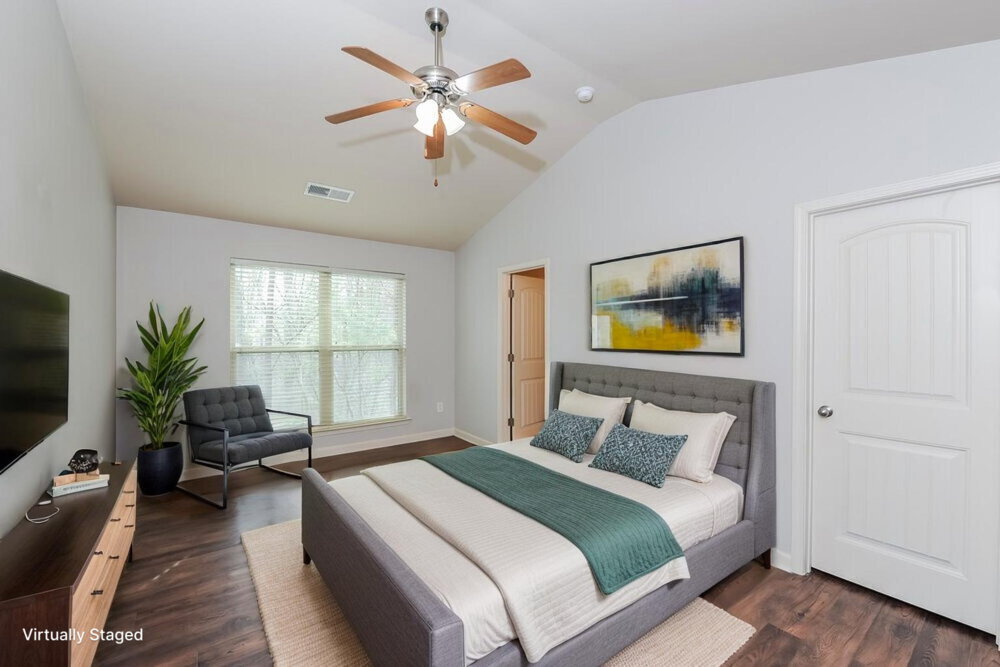 Building Photo - 153 August W Way