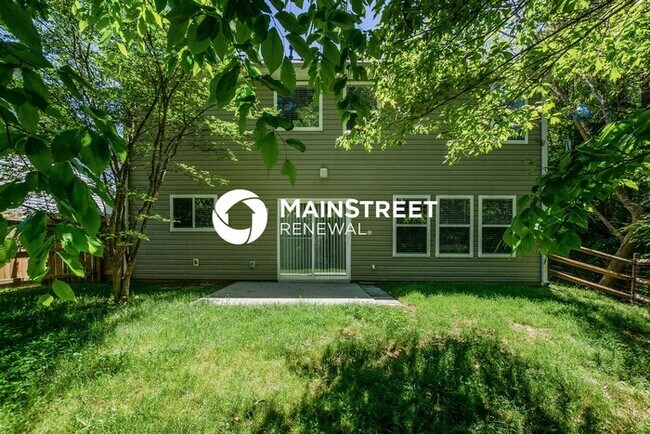 Building Photo - 3 Bedroom Pet-Friendly Home in Charlotte, NC with Main Street Renewal