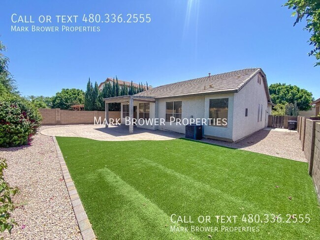 Building Photo - 3918 E Juanita Ave