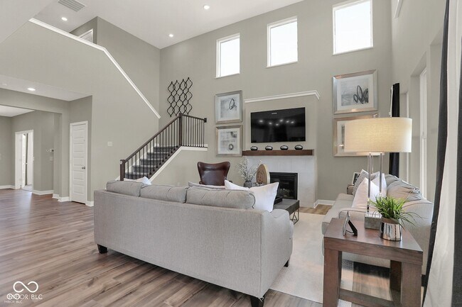 Building Photo - 5267 Summerton St