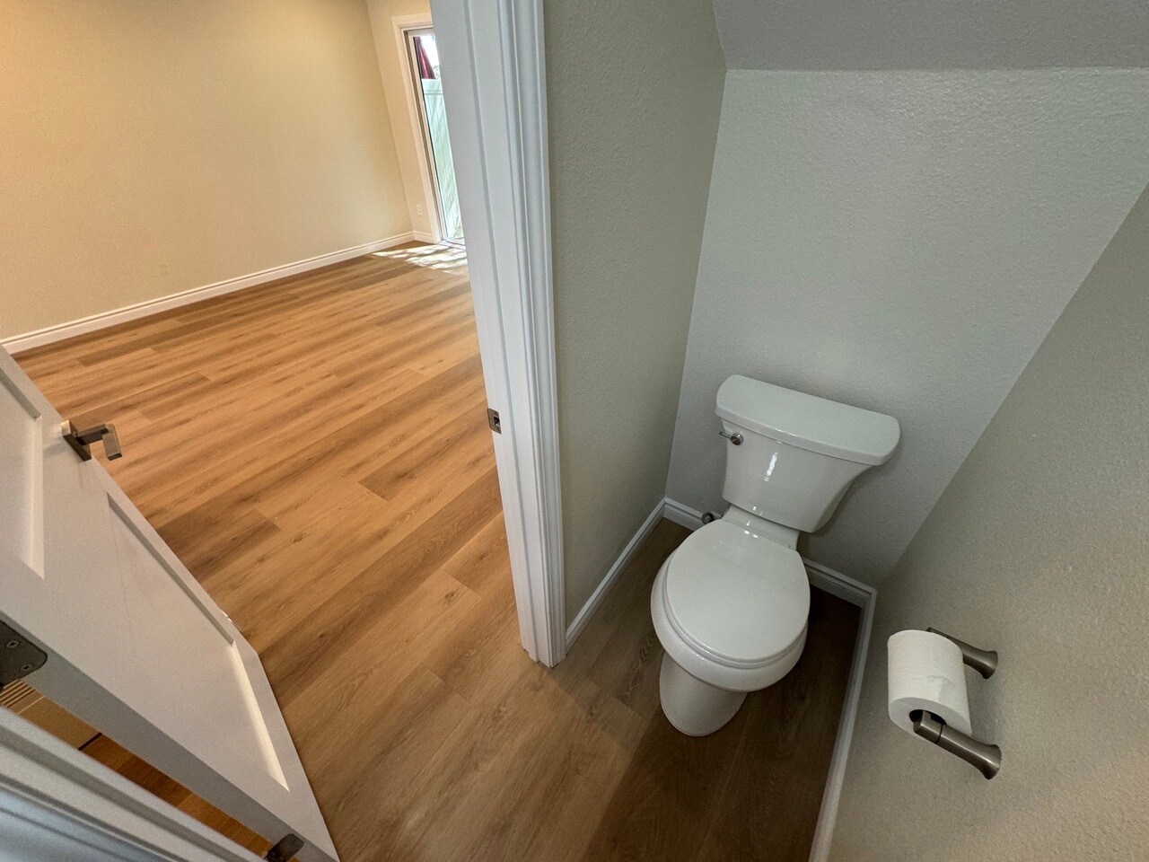 Building Photo - 28835 Conejo View Dr