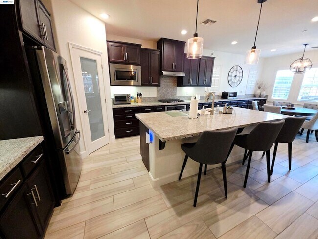 Building Photo - 2488 Remy Cantos Dr