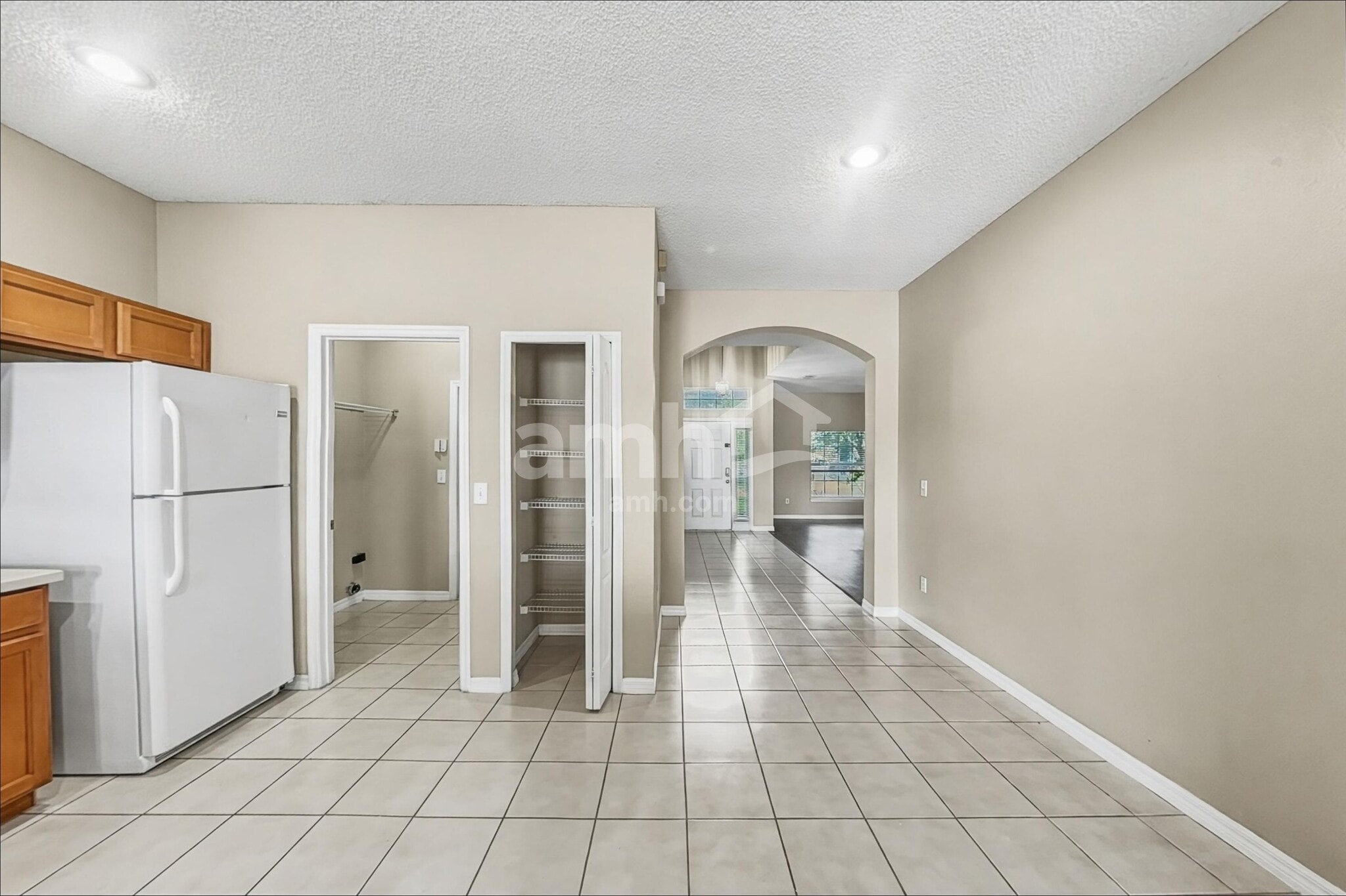 Building Photo - 4470 Waterside Pointe Cir