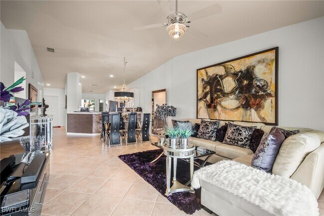 Building Photo - 10020 Siesta Bay Dr