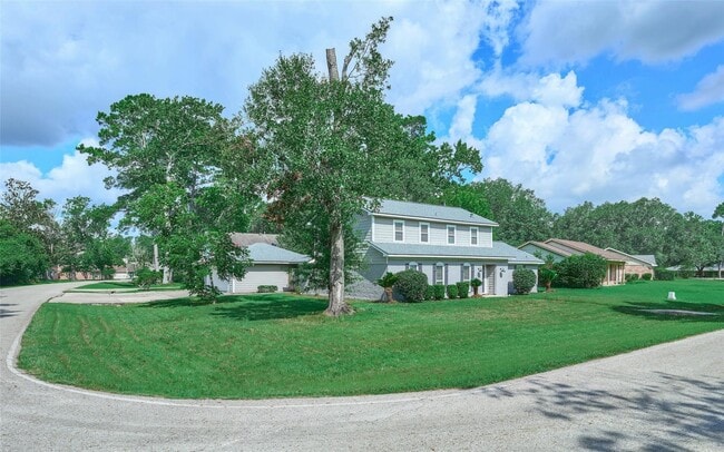 Building Photo - 725 River Plantation Dr