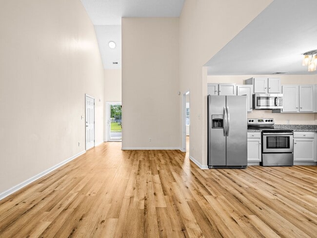 Building Photo - Aragona Village