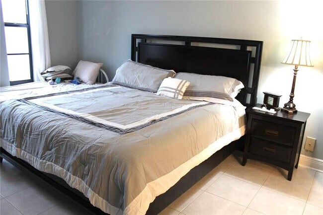 Building Photo - 1000 S Ocean Blvd