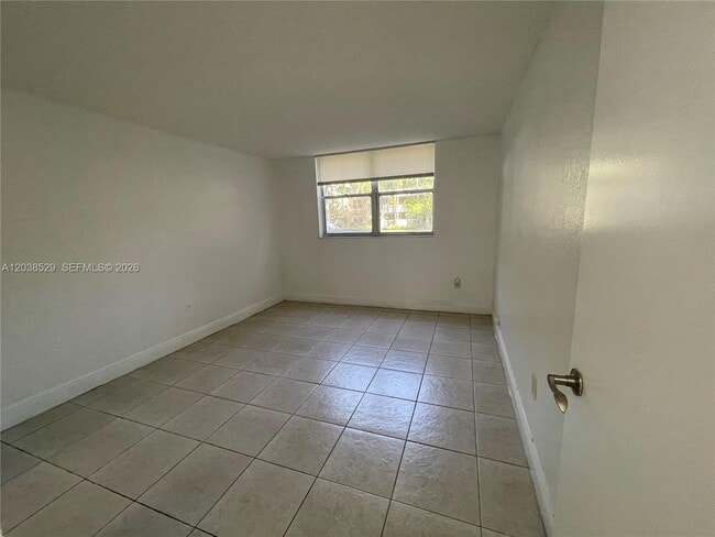 Building Photo - 1805 Sans Souci Blvd