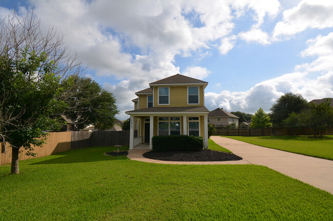 Primary Photo - 2803 Weeping Willow Cir