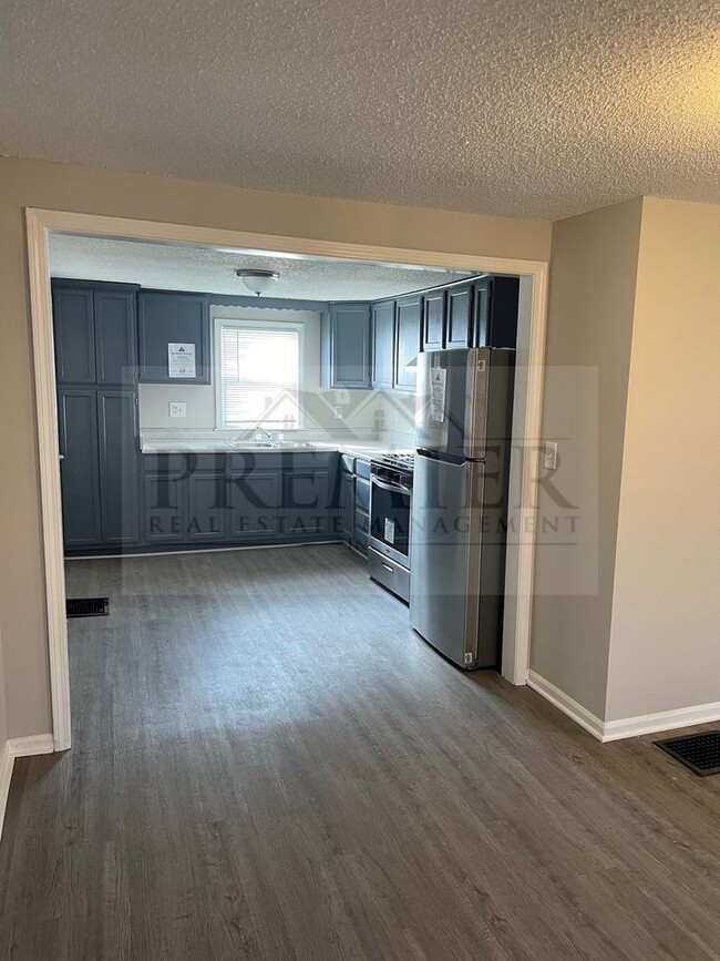 Building Photo - Cute 2 bedroom / 1 bath rehabbed home - wa...