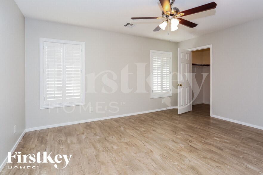 Building Photo - 8645 Radiant Ruby Ave