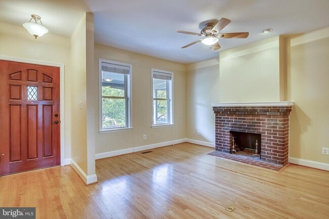 Building Photo - 119 N Peyton St