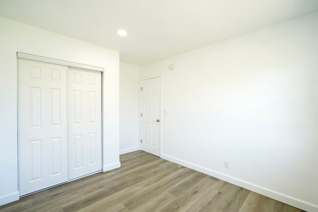 Building Photo - Dracaea Avenue