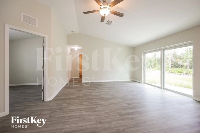 Building Photo - 840 Puccini Ave S