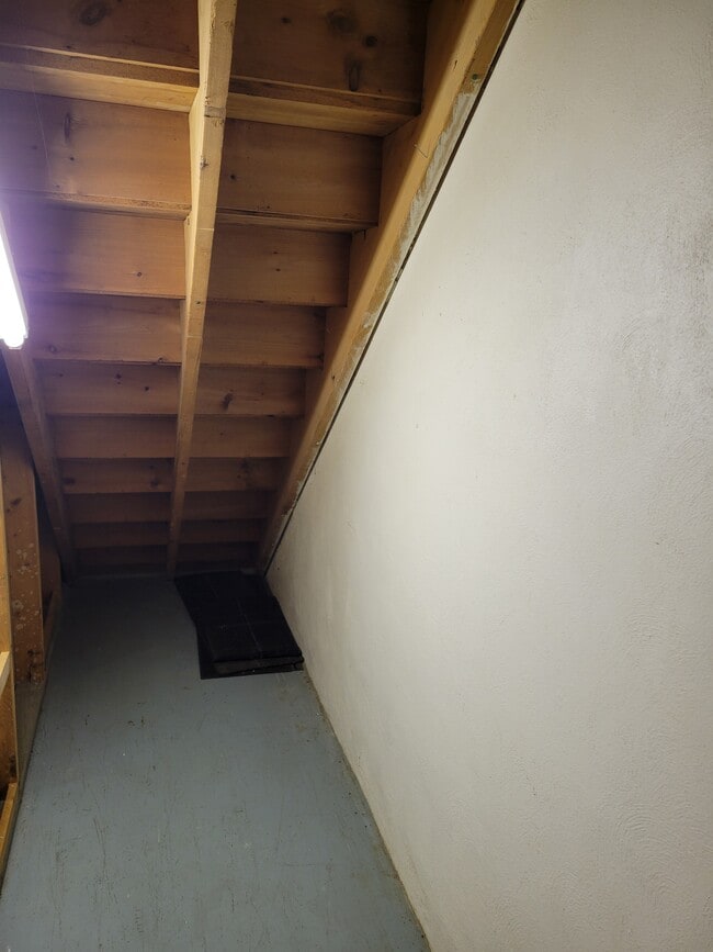 Building Photo - 592 Peach View Ln