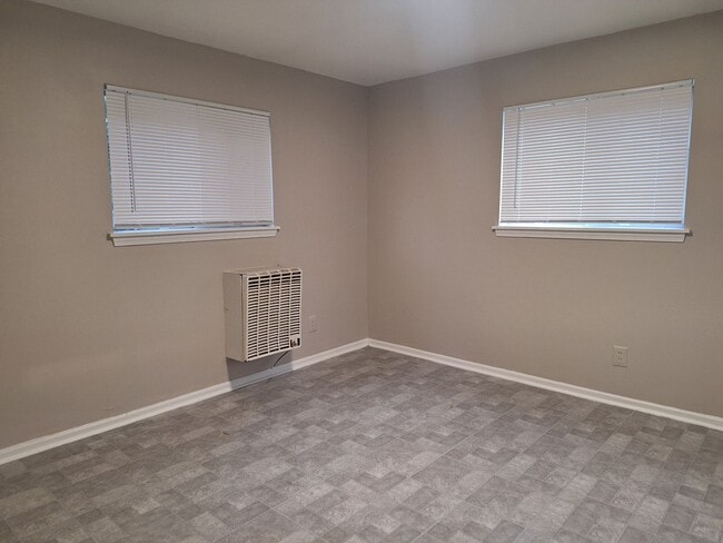 Building Photo - Four bedroom Harper Woods bungalow