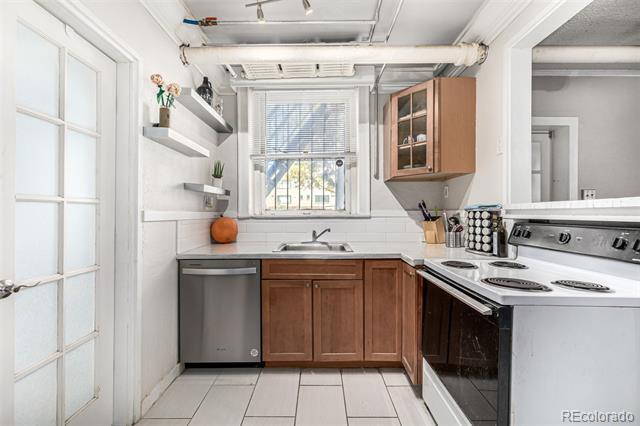 Building Photo - 1376 N Pearl St